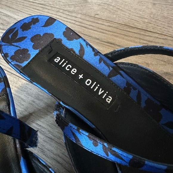 Alice and Olivia Marrgo Leather Kitten Heel Mule Blue and Black Floral - Picture 4 of 8